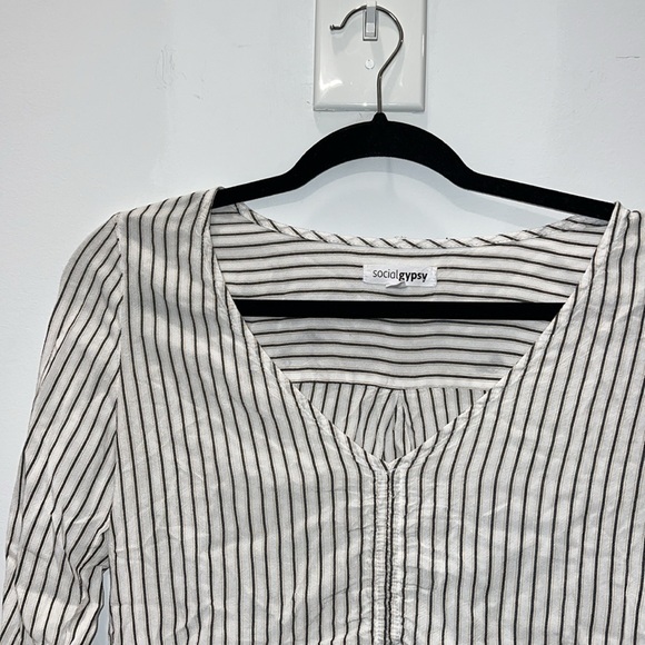CLEARANCE Social Gypsy Striped Cropped Blouse - Picture 3 of 6